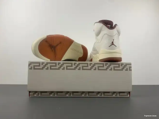 HYPE Air HF8833-100 Grito El Jordan 5 0607